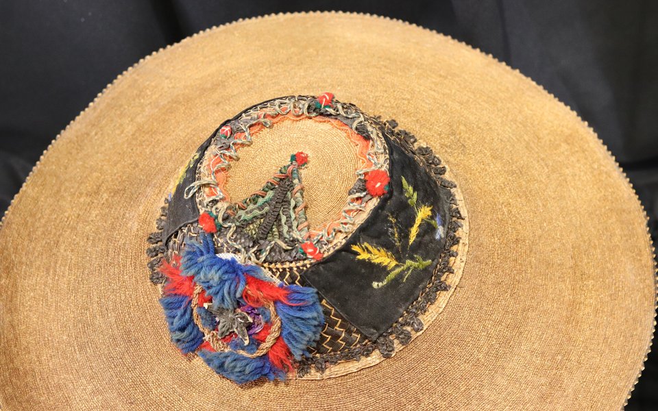 Chapeau de paille ouvragé